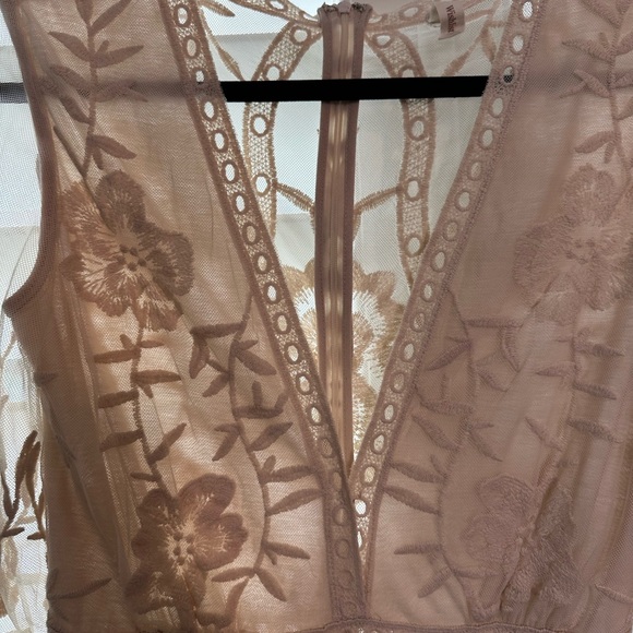 Wishlist Romper ❤️Gorgeous Cream Floral Lace - Picture 6 of 15